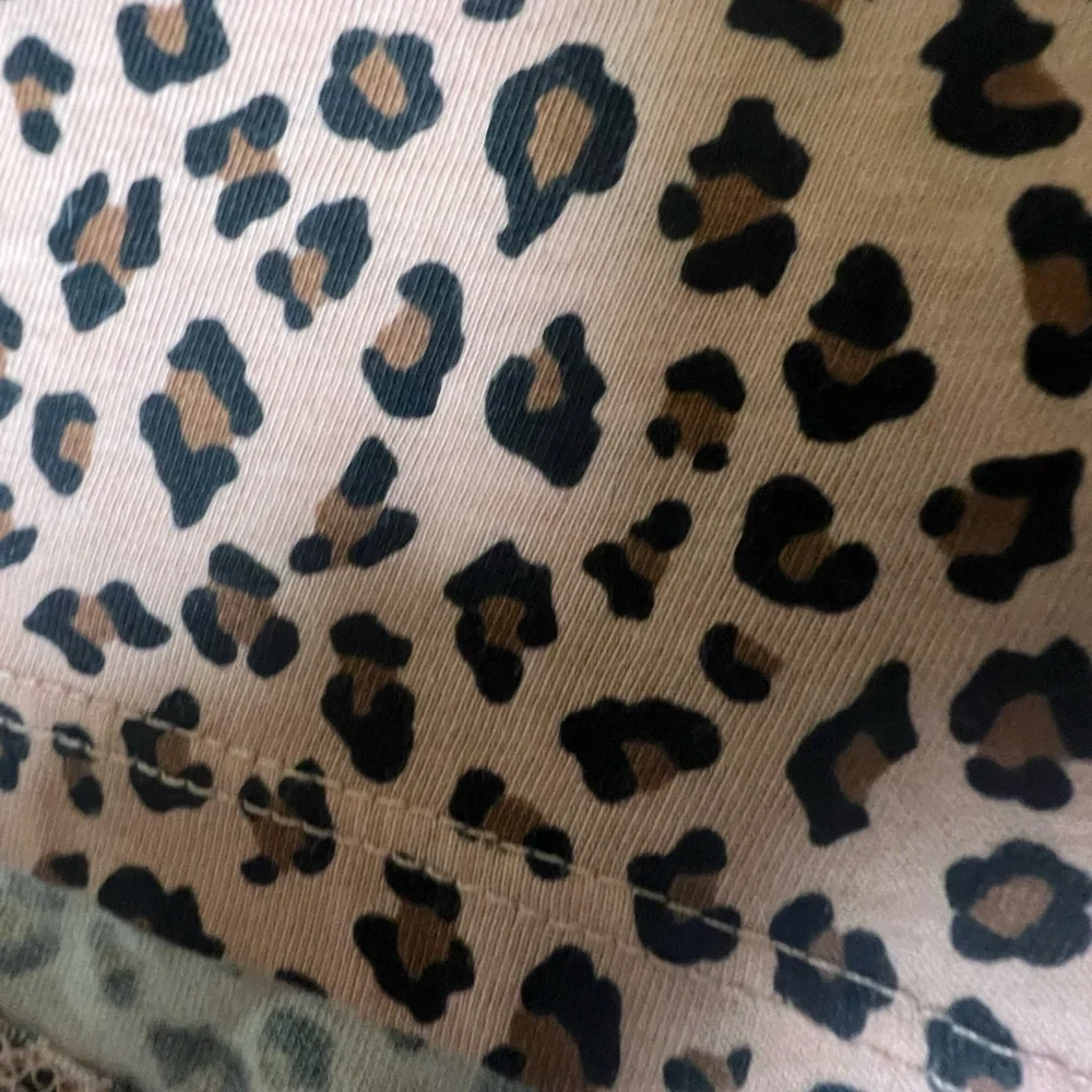 CHILDREN’S PLACE PINK/BROWN/BLACK PATTERNED LONG SLEEVE TOP  LG (10-12)